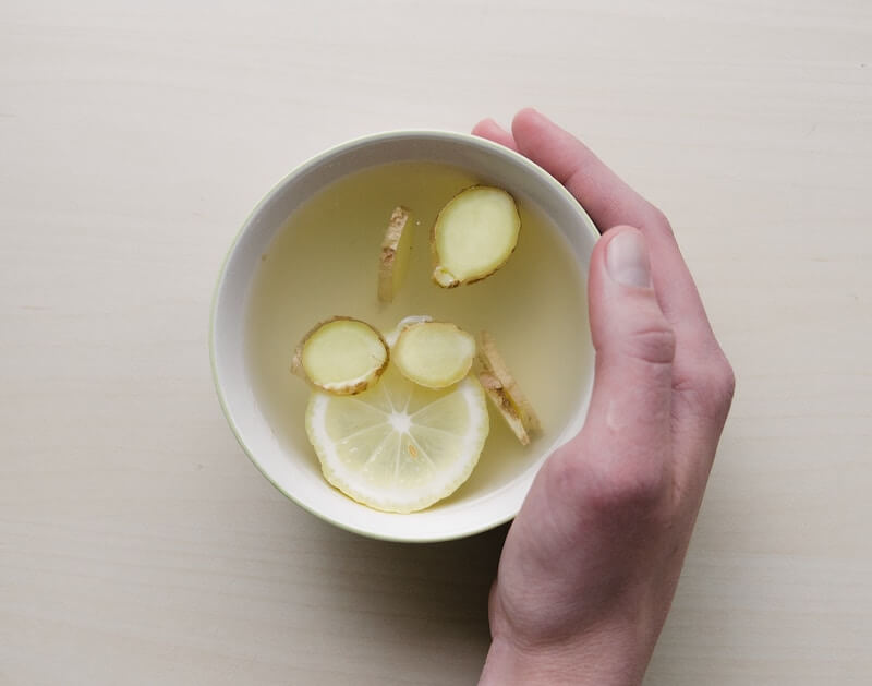 warm detox drinks ginger lemon honey